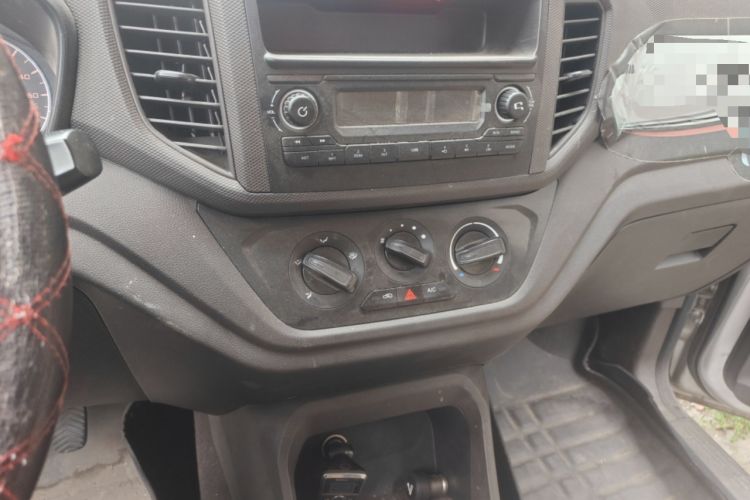 Used Wuling Hongguang V 2022 1.5L Jingqu Edition Electric-Assist LAR Audio And AC Panel