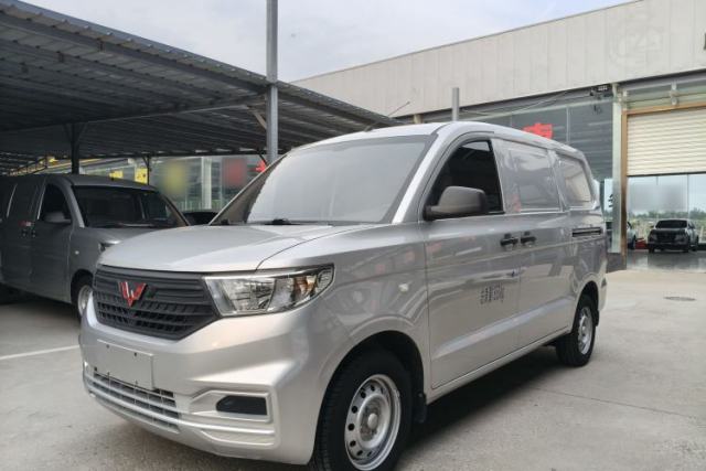 Used Wuling Hongguang V 2022 1.5L Jingqu Edition Enclosed-Window Vehicle with Hydraulic Power Steering LAR