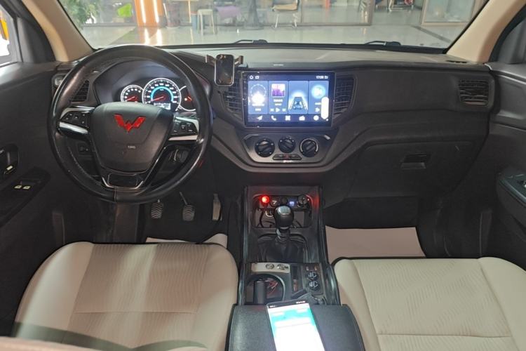 Used Wuling Hongguang V 2022 1.5L Enjoy Edition Hydraulic Power Steering LAR Center Console