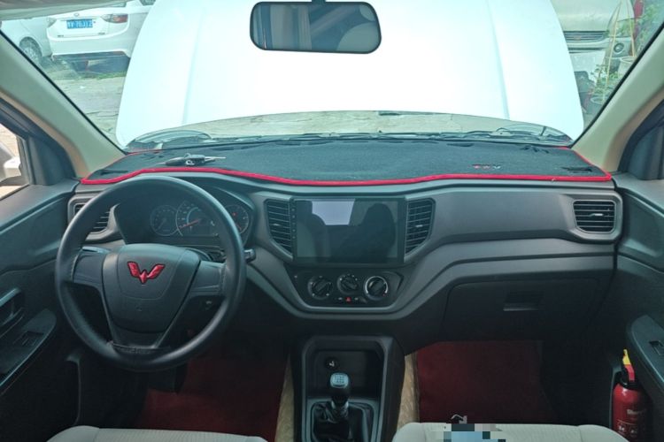 Used Wuling Hongguang V 2022 1.5L Enjoy Edition Electric-Powered LAR Center Console