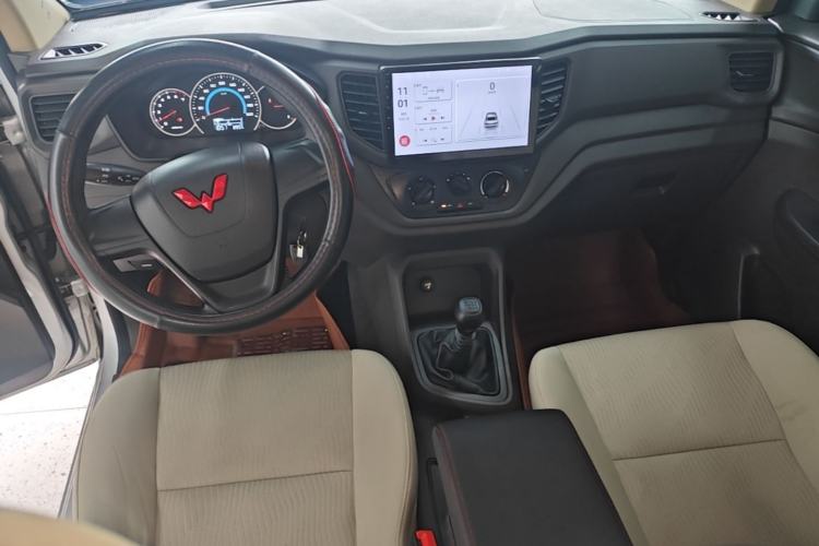 Used Wuling Hongguang V 2022 1.5L Enjoy Edition Electric-Powered LAR Center Console