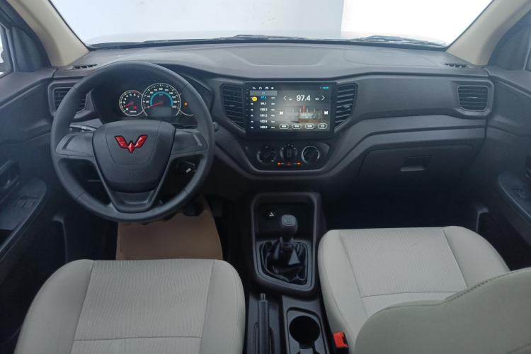 Used Wuling Hongguang V 2022 1.5L Enjoy Edition Electric-Powered LAR Center Console
