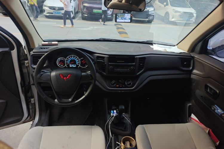 Used Wuling Hongguang V 2022 1.5L Enjoy Edition Hydraulic Power Steering LAR Center Console