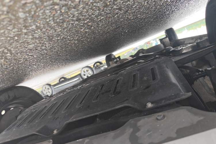 Used Wuling Hongguang V 2022 1.5L Jingqu Edition Electric-Assist LAR Chassis Front