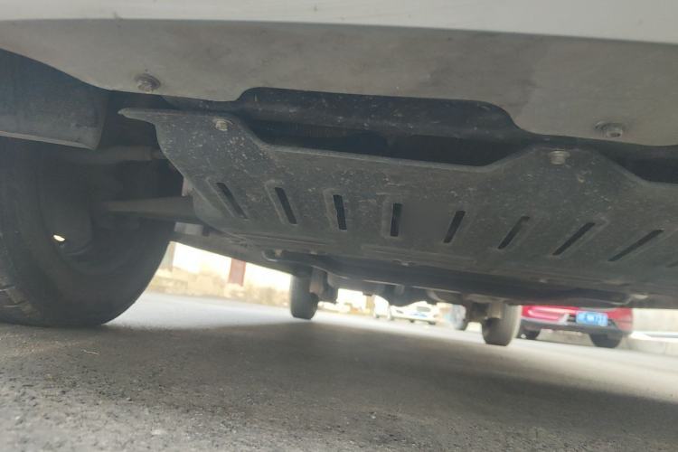Used Wuling Hongguang V 2022 1.5L Jingqu Version Hydraulic Power Steering LAR Chassis Front