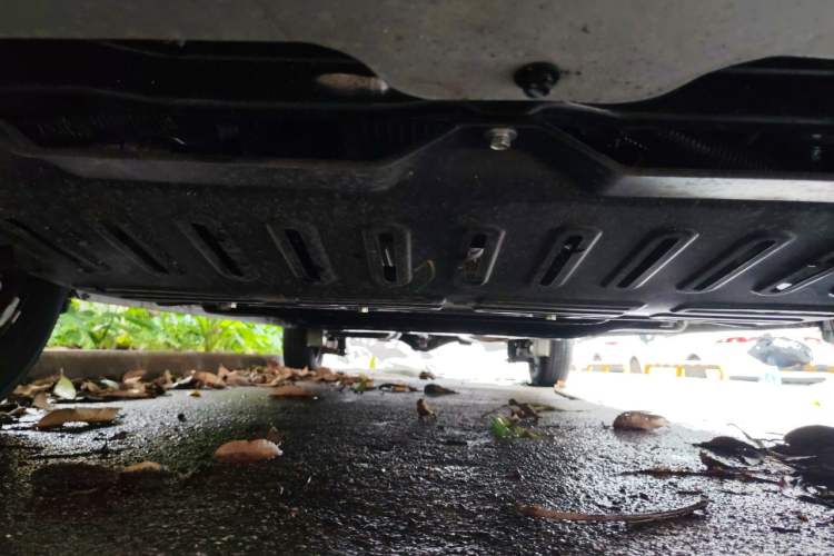Used Wuling Hongguang V 2022 1.5L Jingqu Version Hydraulic Power Steering LAR Chassis Front