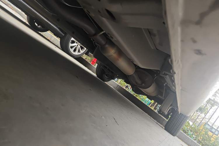 Used Wuling Hongguang V 2022 1.5L Jingqu Edition Electric-Assist LAR Chassis Front Left