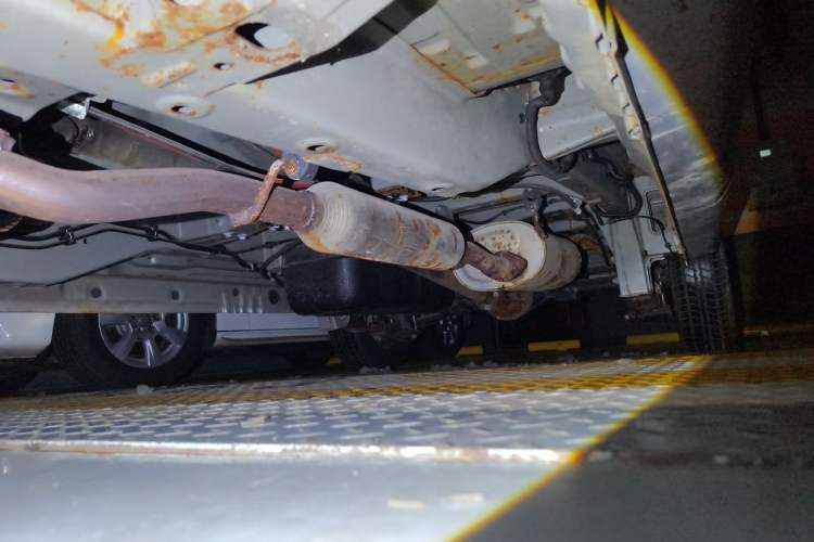 Used Wuling Hongguang V 2022 1.5L Jingqu Version Hydraulic Power Steering LAR Chassis Front Left