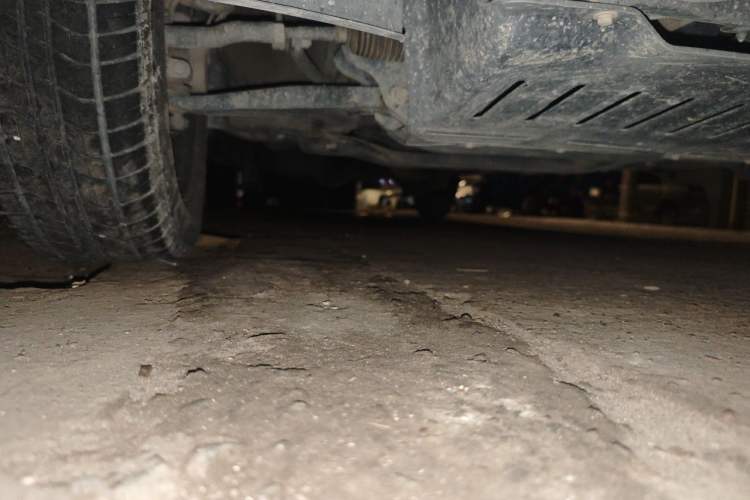 Used Wuling Hongguang V 2022 1.5L Jingqu Edition Electric-Assist LAR Chassis Front Left