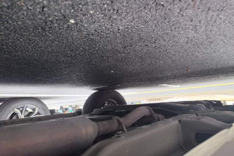Used Wuling Hongguang V 2022 1.5L Jingqu Version Hydraulic Power Steering LAR Chassis Front Left