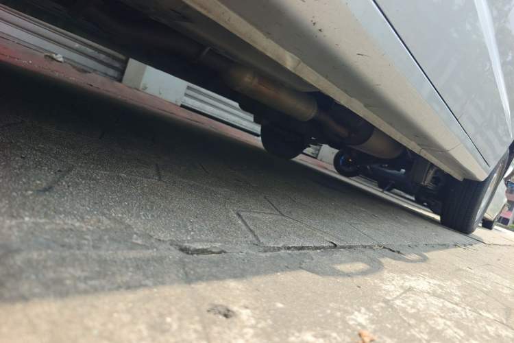 Used Wuling Hongguang V 2022 1.5L Jingqu Edition Electric-Assist LAR Chassis Front Left