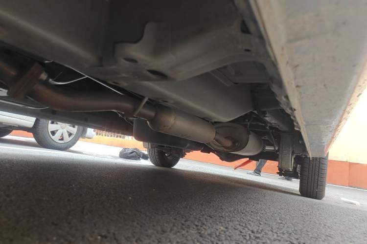 Used Wuling Hongguang V 2022 1.5L Jingqu Edition Electric-Assist LAR Chassis Front Left