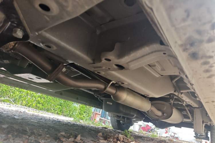 Used Wuling Hongguang V 2022 1.5L Jingqu Edition Electric-Assist LAR Chassis Front Left