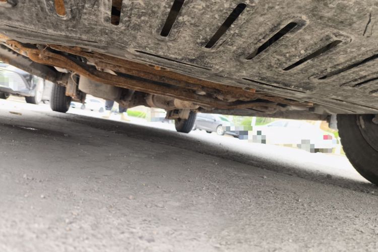 Used Wuling Hongguang V 2022 1.5L Jingqu Edition Enclosed-Window Vehicle with Hydraulic Power Steering LAR Chassis Front
