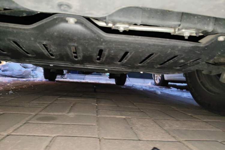 Used Wuling Hongguang V 2022 1.5L Jingqu Version Hydraulic Power Steering LAR Chassis Front