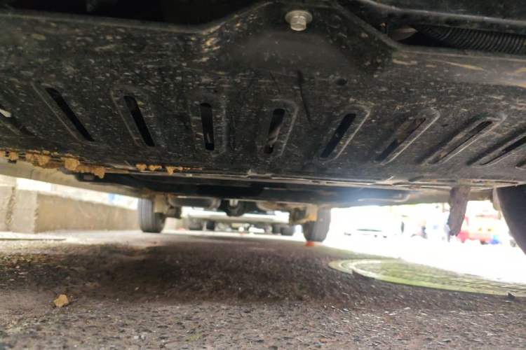 Used Wuling Hongguang V 2022 1.5L Jingqu Version Hydraulic Power Steering LAR Chassis Front