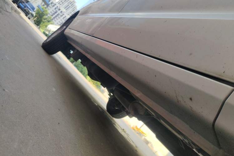 Used Wuling Hongguang V 2022 1.5L Jingqu Version Hydraulic Power Steering LAR Chassis Front Right