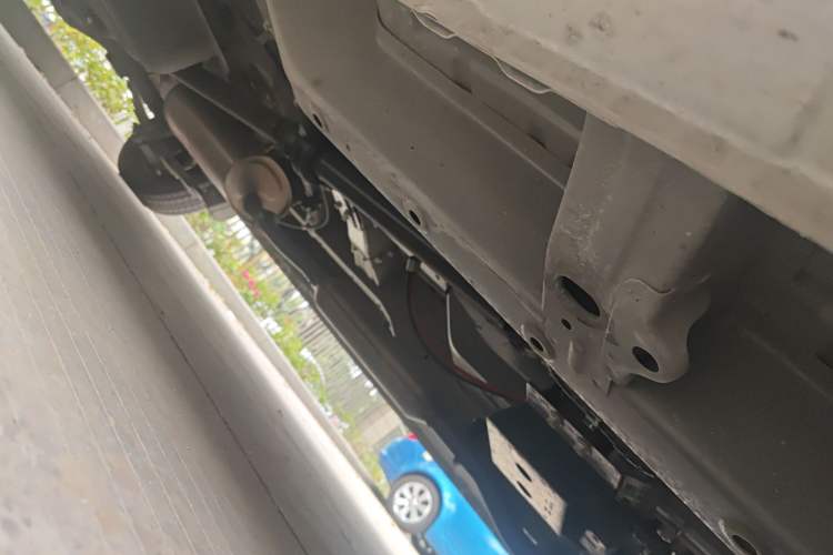 Used Wuling Hongguang V 2022 1.5L Jingqu Edition Electric-Assist LAR Chassis Front Right