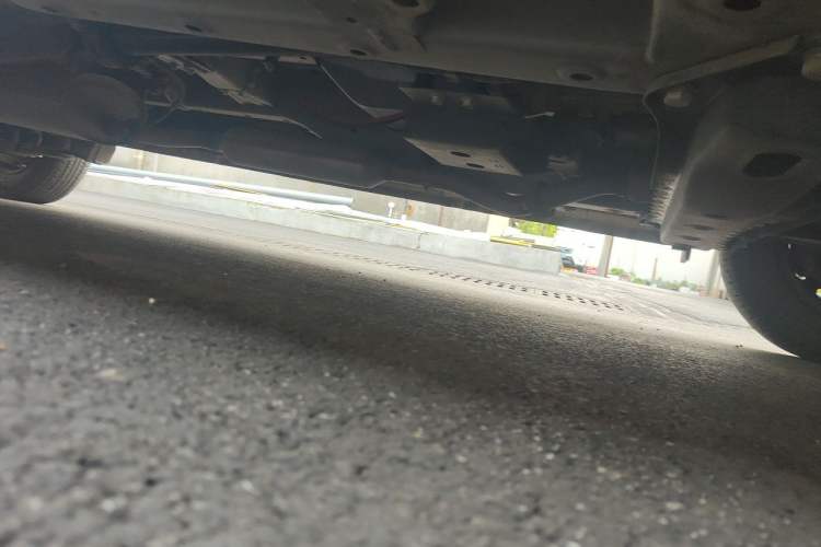 Used Wuling Hongguang V 2022 1.5L Jingqu Version Hydraulic Power Steering LAR Chassis Front Right