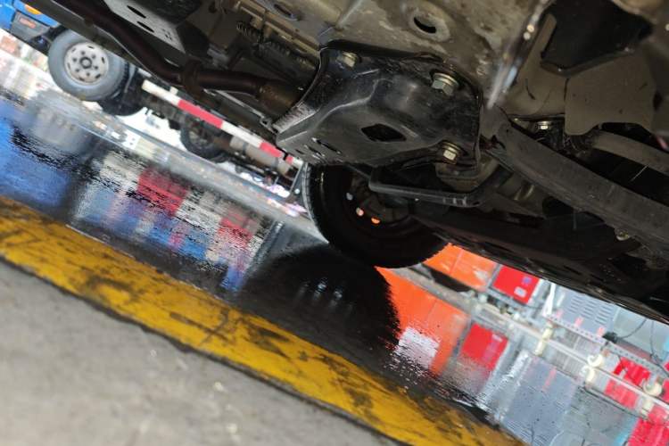 Used Wuling Hongguang V 2022 1.5L Jingqu Edition Electric-Assist LAR Chassis Front Right