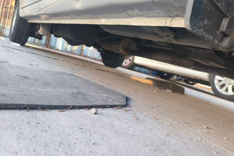 Used Wuling Hongguang V 2022 1.5L Jingqu Version Hydraulic Power Steering LAR Chassis Front Right