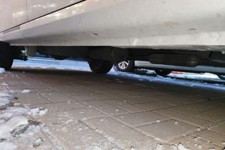 Used Wuling Hongguang V 2022 1.5L Jingqu Version Hydraulic Power Steering LAR Chassis Front Right