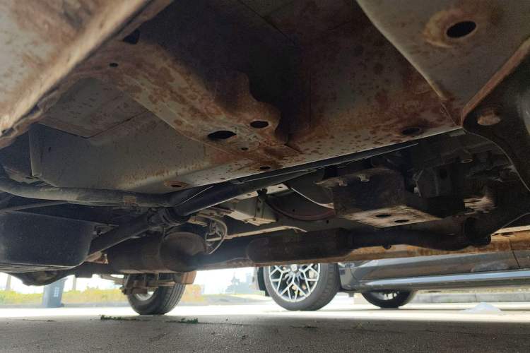Used Wuling Hongguang V 2022 1.5L Jingqu Version Hydraulic Power Steering LAR Chassis Front Right