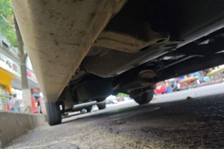Used Wuling Hongguang V 2022 1.5L Jingqu Version Hydraulic Power Steering LAR Chassis Front Right