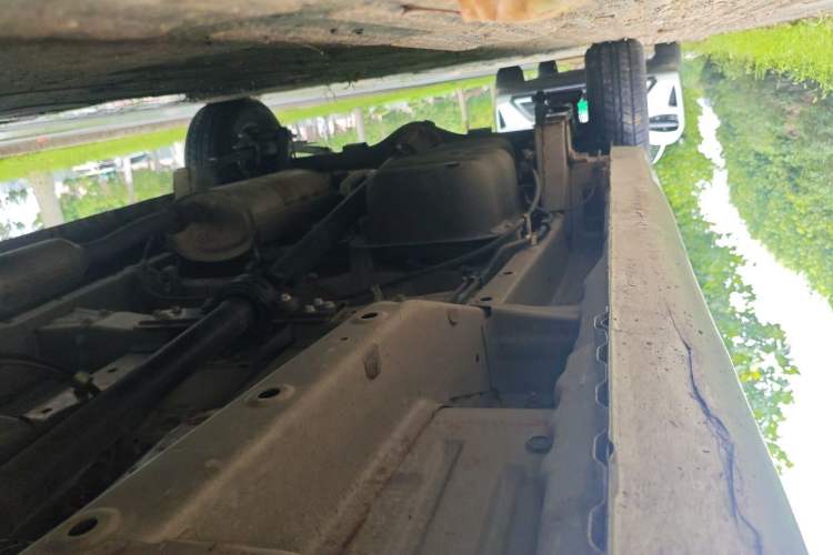 Used Wuling Hongguang V 2022 1.5L Jingqu Version Hydraulic Power Steering LAR Chassis Front Right
