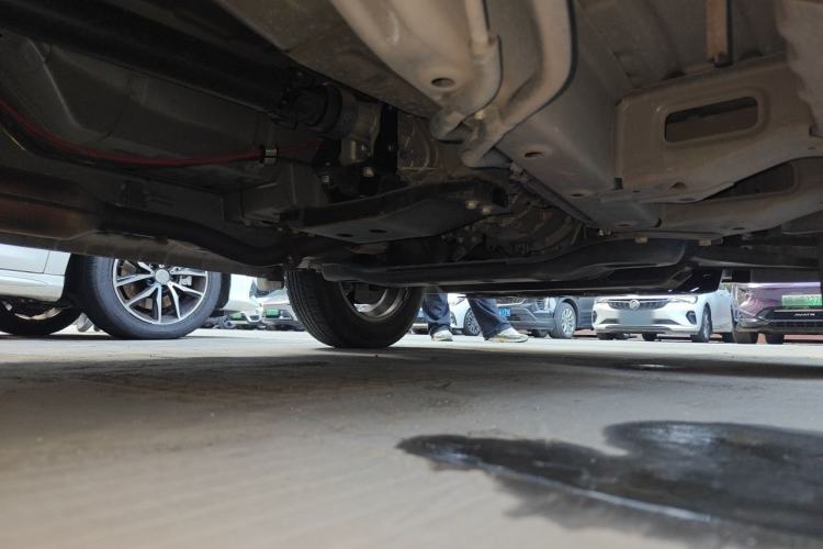 Used Wuling Hongguang V 2022 1.5L Enjoy Edition Hydraulic Power Steering LAR Chassis Front Right