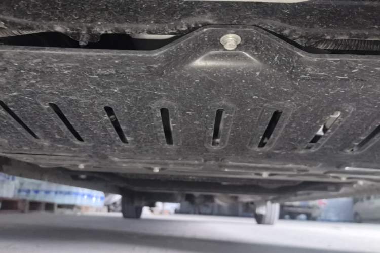 Used Wuling Hongguang V 2022 1.5L Jingqu Edition Electric-Assist LAR Chassis Front