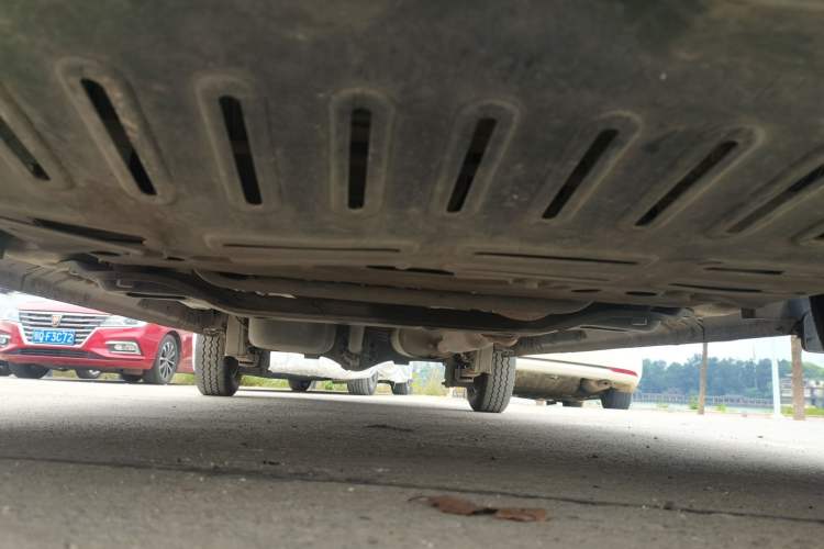 Used Wuling Hongguang V 2022 1.5L Jingqu Version Hydraulic Power Steering LAR Chassis Front