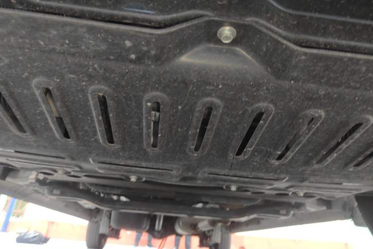 Used Wuling Hongguang V 2022 1.5L Jingqu Edition Electric-Assist LAR Chassis Front