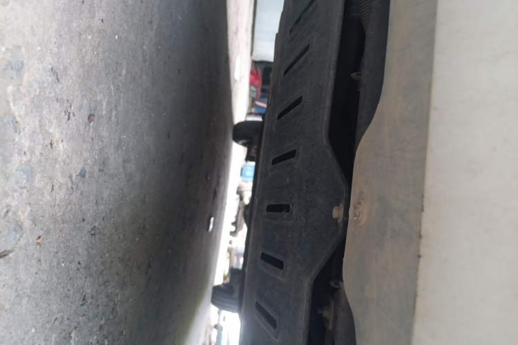 Used Wuling Hongguang V 2022 1.5L Jingqu Edition Enclosed-Window Vehicle with Hydraulic Power Steering LAR Chassis Front