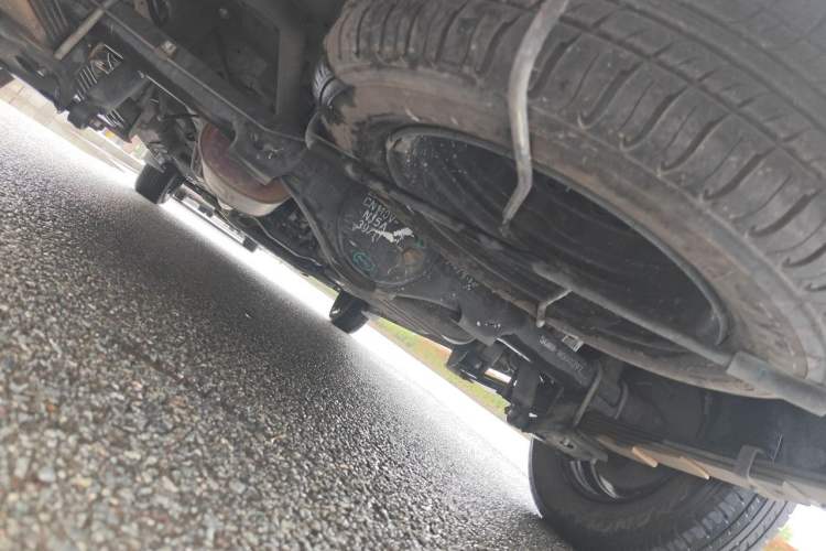 Used Wuling Hongguang V 2022 1.5L Jingqu Edition Electric-Assist LAR Chassis Rear
