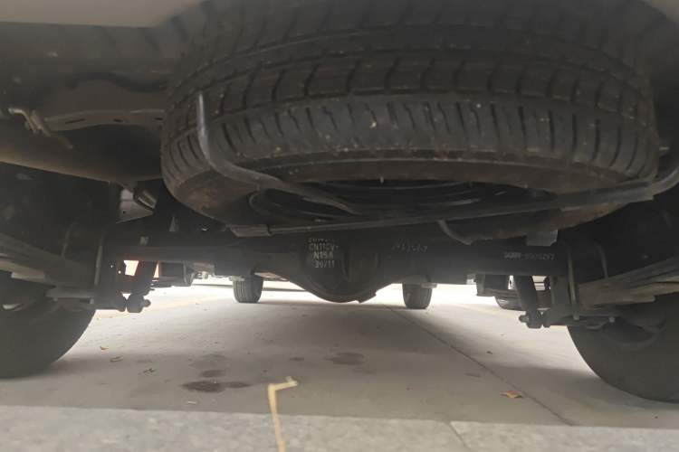 Used Wuling Hongguang V 2022 1.5L Jingqu Edition Electric-Assist LAR Chassis Rear