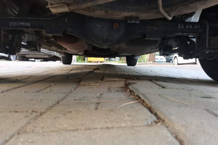 Used Wuling Hongguang V 2022 1.5L Jingqu Version Hydraulic Power Steering LAR Chassis Rear