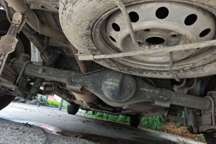 Used Wuling Hongguang V 2022 1.5L Jingqu Version Hydraulic Power Steering LAR Chassis Rear