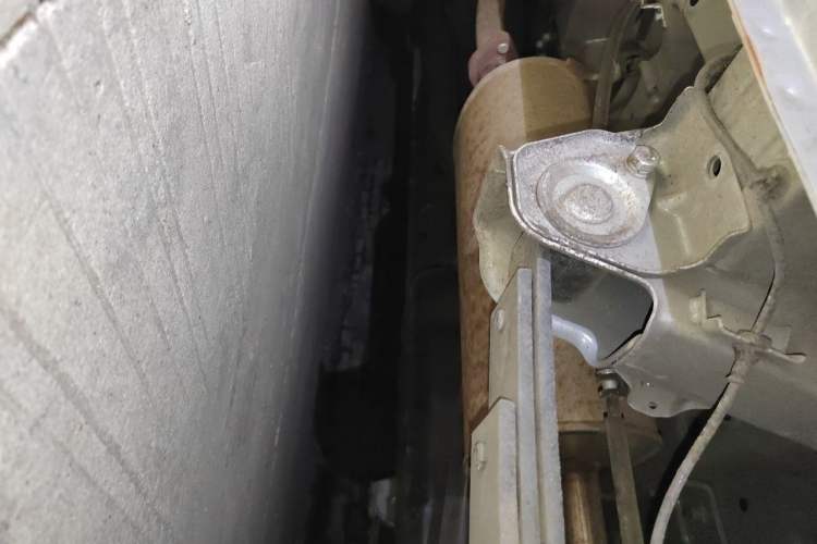 Used Wuling Hongguang V 2022 1.5L Jingqu Edition Electric-Assist LAR Chassis Rear Left