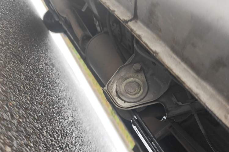 Used Wuling Hongguang V 2022 1.5L Jingqu Edition Electric-Assist LAR Chassis Rear Left