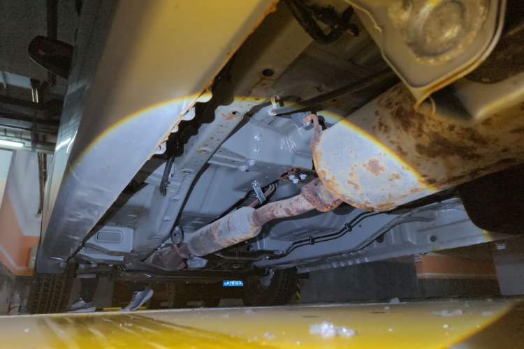 Used Wuling Hongguang V 2022 1.5L Jingqu Version Hydraulic Power Steering LAR Chassis Rear Left