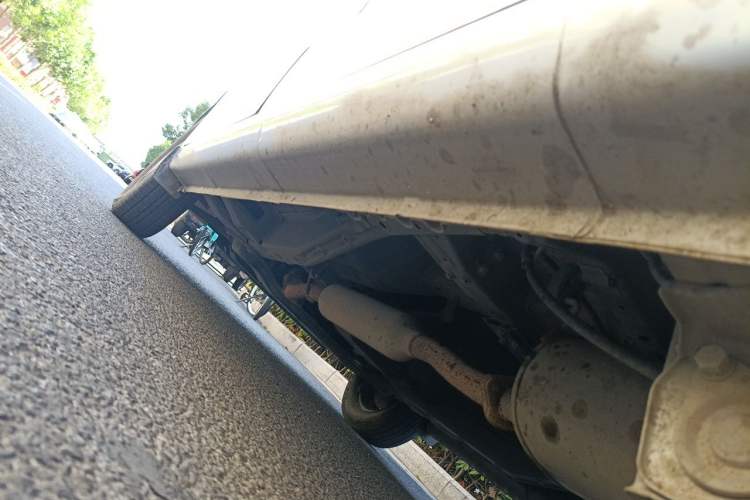 Used Wuling Hongguang V 2022 1.5L Jingqu Edition Enclosed-Window Vehicle with Hydraulic Power Steering LAR Chassis Rear Left