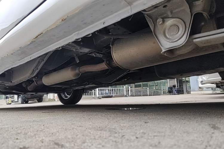 Used Wuling Hongguang V 2022 1.5L Enjoy Edition Electric-Powered LAR Chassis Rear Left