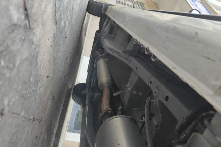 Used Wuling Hongguang V 2022 1.5L Jingqu Edition Electric-Assist LAR Chassis Rear Left