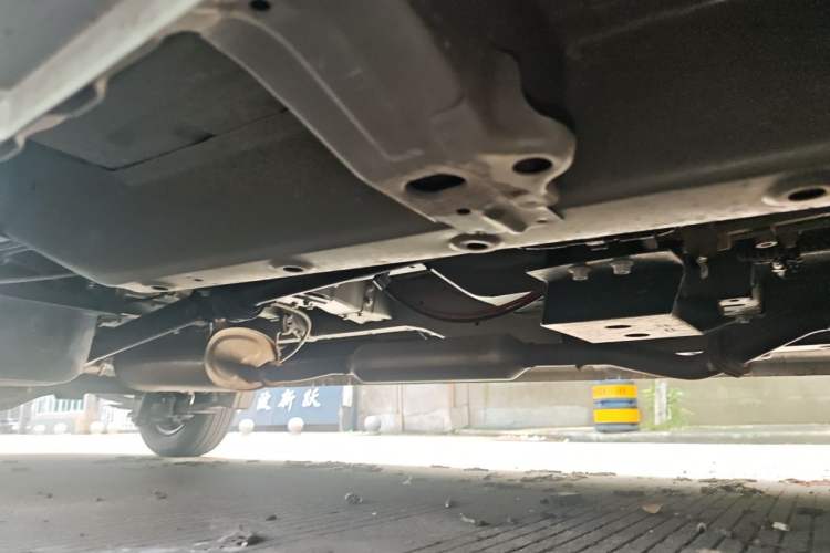 Used Wuling Hongguang V 2022 1.5L Jingqu Edition Electric-Assist LAR Chassis Rear Left