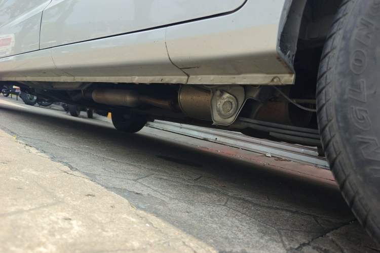 Used Wuling Hongguang V 2022 1.5L Jingqu Edition Electric-Assist LAR Chassis Rear Left