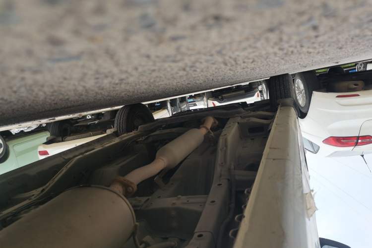 Used Wuling Hongguang V 2022 1.5L Jingqu Version Hydraulic Power Steering LAR Chassis Rear Left