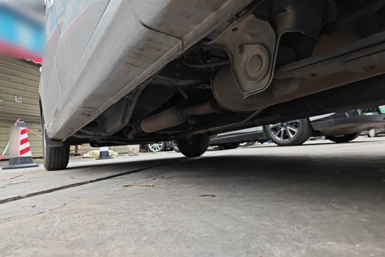 Used Wuling Hongguang V 2022 1.5L Jingqu Edition Electric-Assist LAR Chassis Rear Left