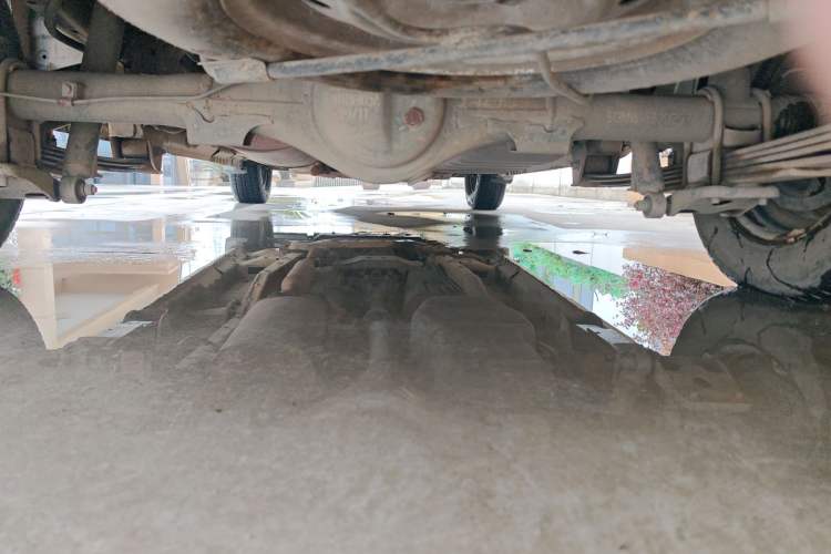 Used Wuling Hongguang V 2022 1.5L Jingqu Version Hydraulic Power Steering LAR Chassis Rear