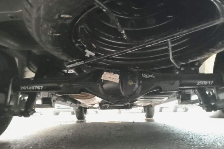 Used Wuling Hongguang V 2022 1.5L Jingqu Edition Electric-Assist LAR Chassis Rear